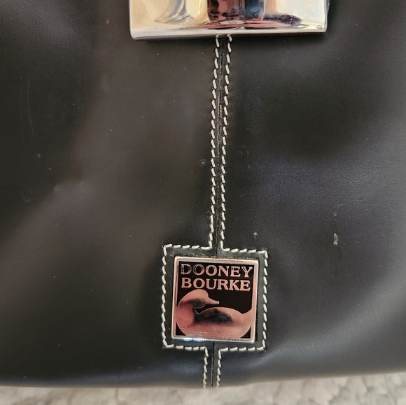 Dooney and Burke vintage Black Leather Shoulder Bag - Picture 2 of 13